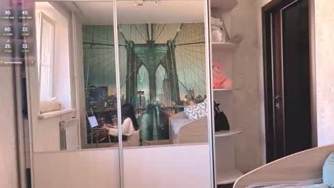 Olivia online show from October 25, 9:28 am