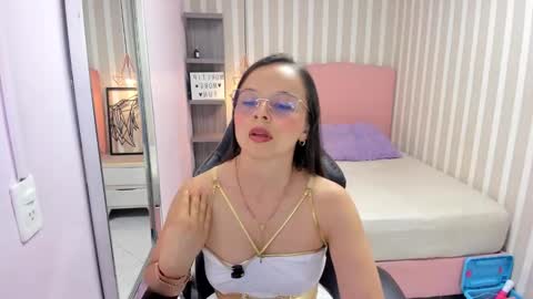 lorelaigiven online show from February 17, 12:37 pm