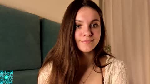 Chloe for Fan BlackHole online show from March 12, 5:15 pm