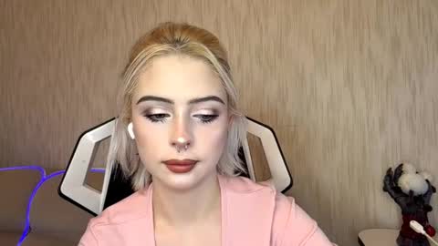 Isabel online show from November 22, 11:13 am