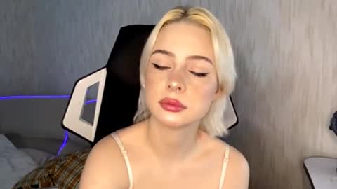 Isabel online show from November 25, 10:17 am