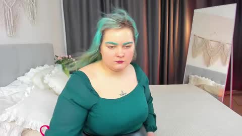 Amelia online show from May 6, 10:30 am