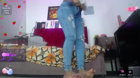 Snapshot of louise_nails chatting on September 15, 12:57 pm LouIse online show from September 15, 12:57 pm