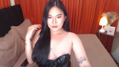 Louisse online show from April 9, 4:15 am