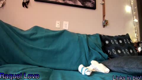 Snapshot of love_raquel_xo chatting on January 4, 2:46 am Raquel Love online show from January 4, 2:46 am