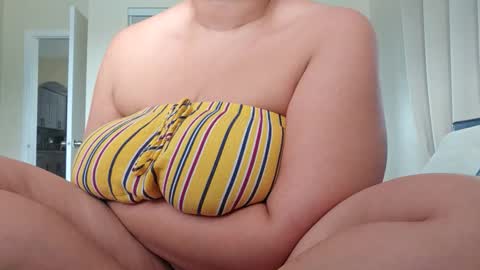 Snapshot of love_raquel_xo chatting on October 11, 7:05 pm Raquel Love online show from October 11, 7:05 pm