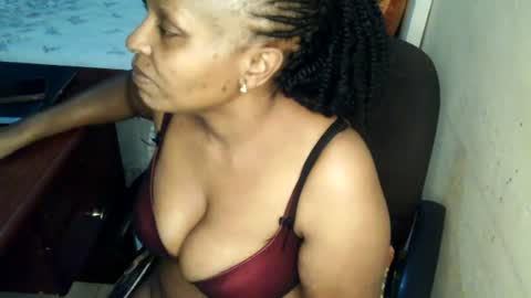 loveedee4 online show from June 12, 12:29 am