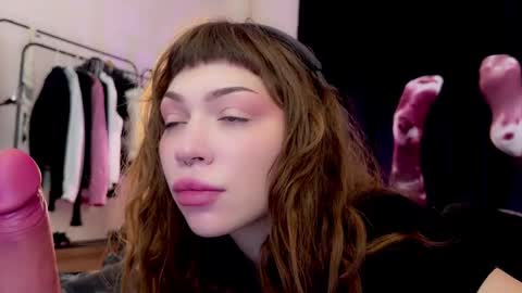 Elsa online show from December 3, 5:52 am