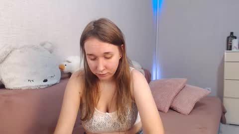 Lovely Hayley online show from September 18, 10:30 pm