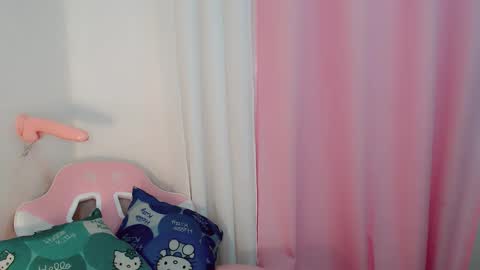 Snapshot of lovely_nekaxoxo chatting on September 19, 9:08 am neka online show from September 19, 9:08 am