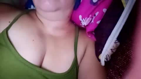 lovely_orchid online show from December 16, 7:37 am