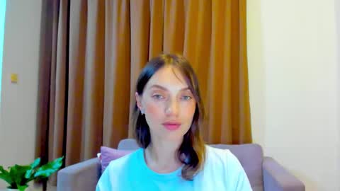 Snapshot of lovelyeemia chatting on September 25, 1:43 pm Mia online show from September 25, 1:43 pm