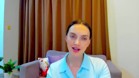 Snapshot of lovelyeemia chatting on October 15, 11:24 am Mia online show from October 15, 11:24 am
