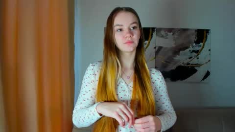Snapshot of lovelygracee chatting on October 18, 1:47 pm lovelygracee online show from October 18, 1:47 pm