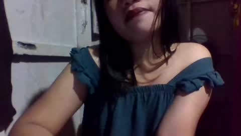 lovelymocha27s online show from March 5, 8:23 pm