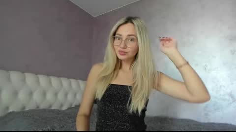 Lovely Rose online show from March 7, 8:34 am