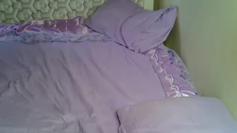 lovelytin online show from December 1, 1:14 pm