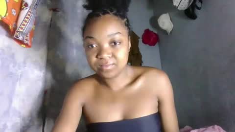 lovemarie08 online show from April 13, 12:56 am