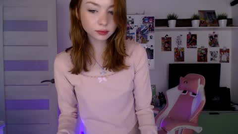 Snapshot of lower_angel chatting on December 21, 8:10 pm Loly online show from December 21, 8:10 pm