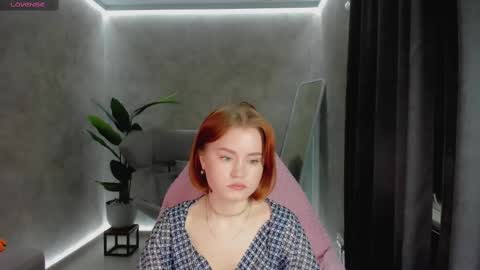 Snapshot of lu_muon chatting on February 10, 1:24 am lu_muon online show from February 10, 1:24 am