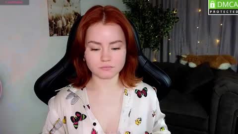 Snapshot of lu_muon chatting on October 12, 1:52 am lu_muon online show from October 12, 1:52 am