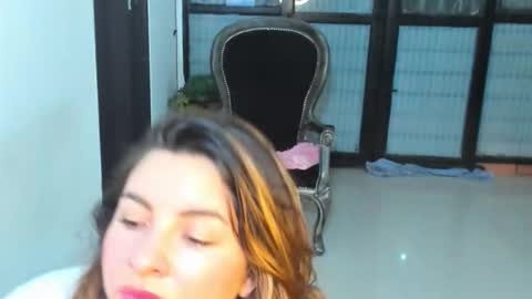 luara__01__lecat_1 online show from November 19, 2:44 am