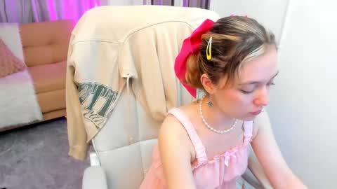 lucia_copper online show from October 20, 2:20 pm