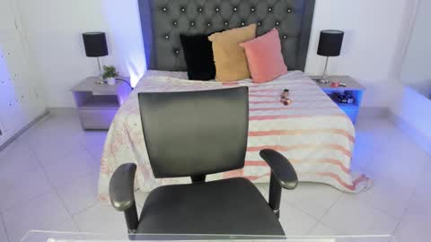 Lucia online show from November 8, 4:28 am