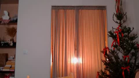 Snapshot of luciacoy chatting on December 30, 5:44 pm Lucia online show from December 30, 5:44 pm