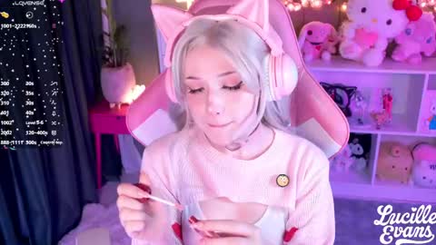Lucy UwU online show from May 15, 5:05 pm
