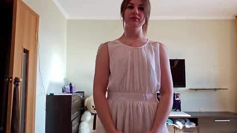 Mia online show from March 7, 9:27 am