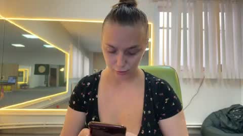 lucky_foryou_baby online show from July 24, 11:30 am