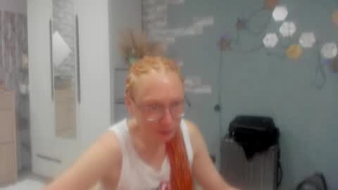 lucky_licky20 online show from December 1, 1:09 am