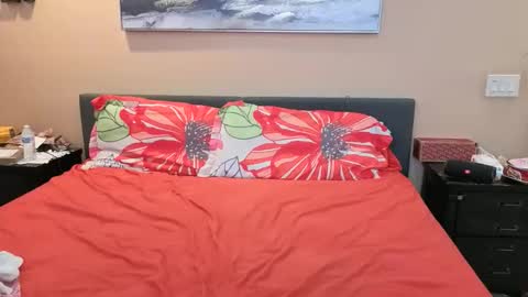 luckylee1992 online show from April 14, 5:18 am