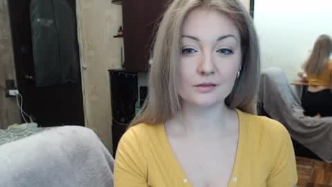 Snapshot of luckyshotgirl chatting on December 28, 2:21 pm LuckyShot online show from December 28, 2:21 pm