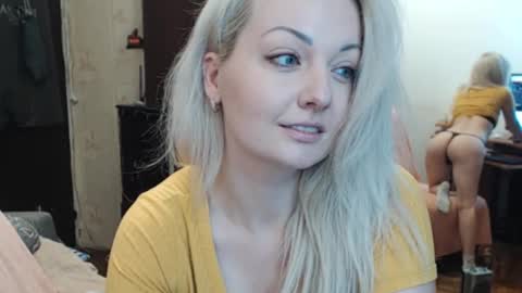 Snapshot of luckyshotgirl chatting on October 16, 3:47 pm LuckyShot online show from October 16, 3:47 pm
