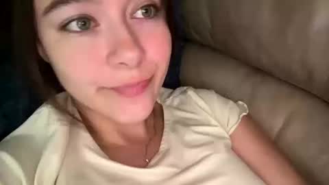 Snapshot of lucy12821 chatting on October 17, 2:20 pm Lucy online show from October 17, 2:20 pm