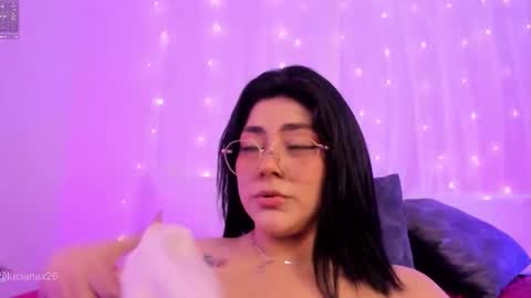 Snapshot of lucy266_ chatting on October 19, 3:30 am lucy online show from October 19, 3:30 am