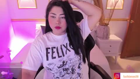 Snapshot of lucy266_ chatting on December 22, 2:39 am lucy online show from December 22, 2:39 am