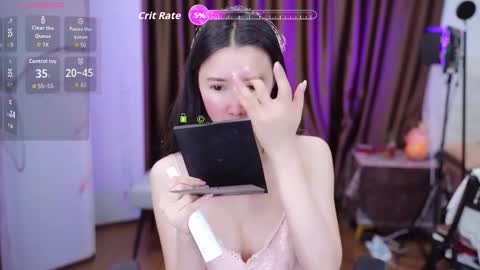 Lucy online show from November 7, 1:00 am