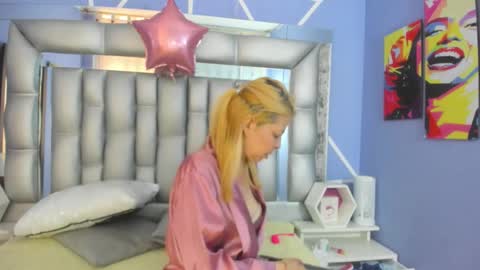  SleepyAbuela online show from November 19, 5:24 pm