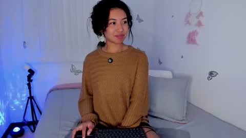 Lucy online show from February 14, 5:42 am