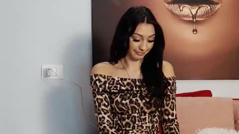 Snapshot of lucykims chatting on October 6, 9:52 pm Lucy Kims online show from October 6, 9:52 pm