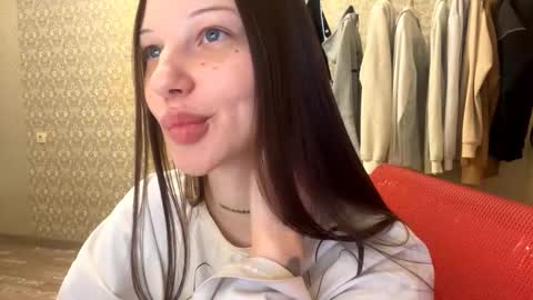 Ella online show from February 4, 6:49 am