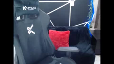 LUCY online show from November 23, 7:26 pm