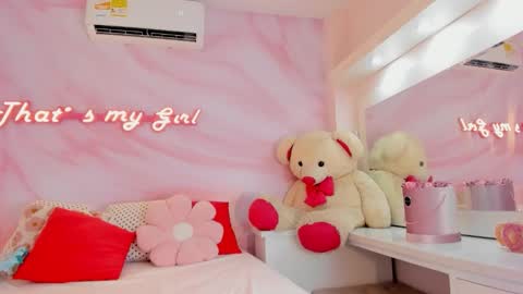Snapshot of lucylovelyy1 chatting on September 15, 10:06 pm Lucy online show from September 15, 10:06 pm