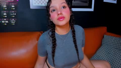 Snapshot of lucylovelyy1 chatting on January 5, 7:17 pm Lucy online show from January 5, 7:17 pm
