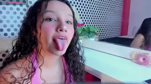 Snapshot of lucylovelyy1 chatting on January 20, 7:35 pm Lucy online show from January 20, 7:35 pm