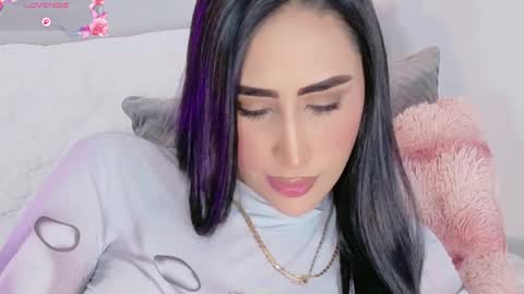 Lucy Lunne online show from April 30, 8:36 pm