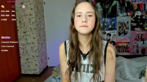 Lucy Rose online show from September 28, 7:47 am